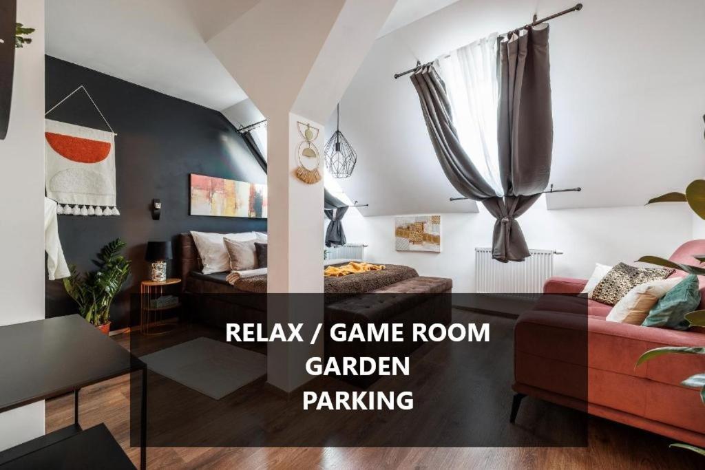 Spacious Flat & Parking Possibility, 3 Stops To Wenceslav Square Prague Exterior photo