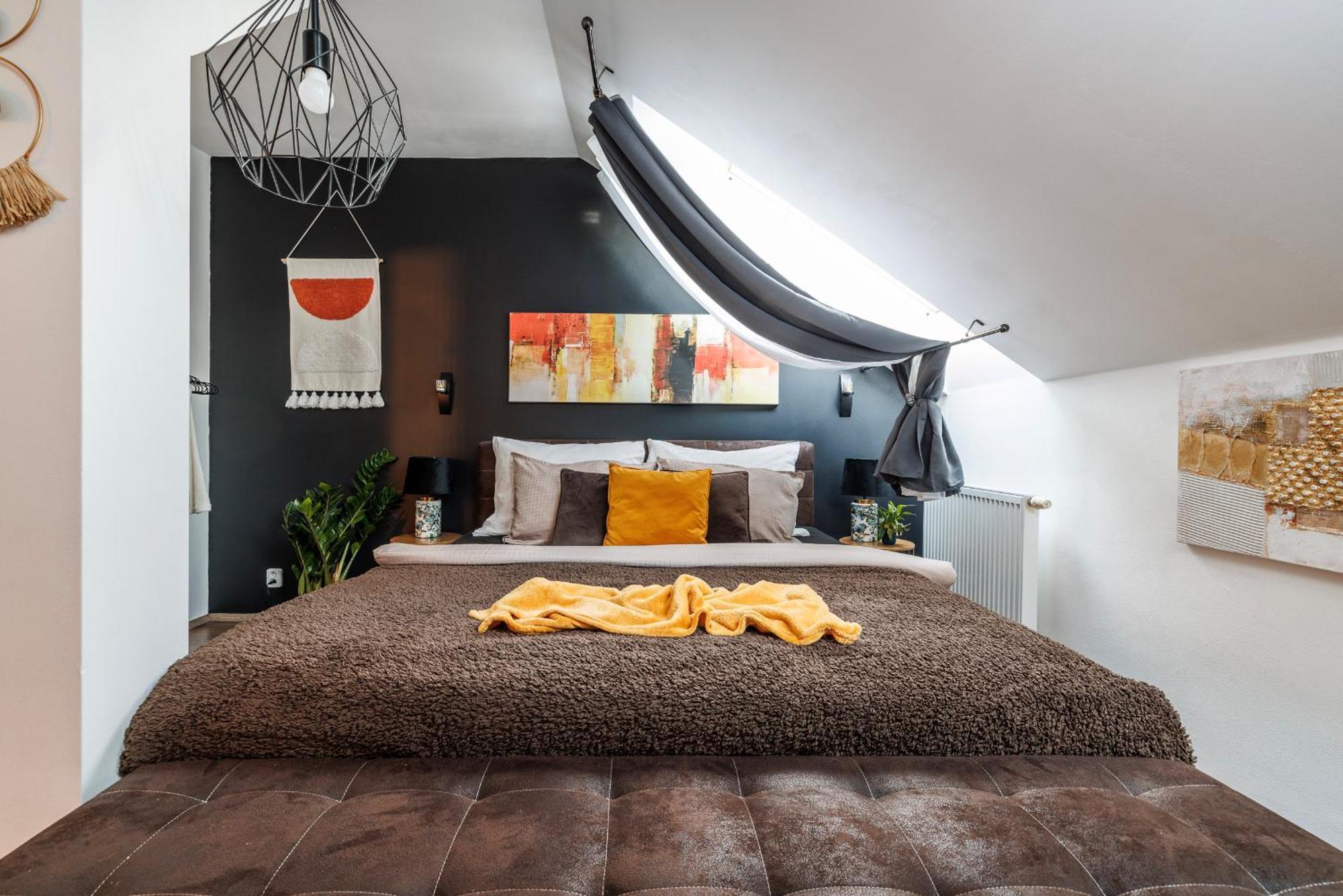 Spacious Flat & Parking Possibility, 3 Stops To Wenceslav Square Prague Exterior photo